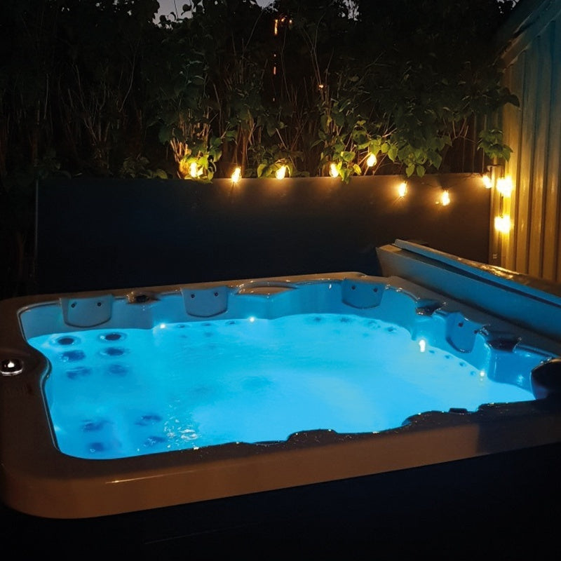 JACUZZI OGRODOWE WANNA BOKO BIAŁA OBUDOWA CZARNA 230x230 CM BOKO-4196